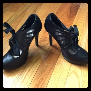 Anne Michelle black heels with tie up